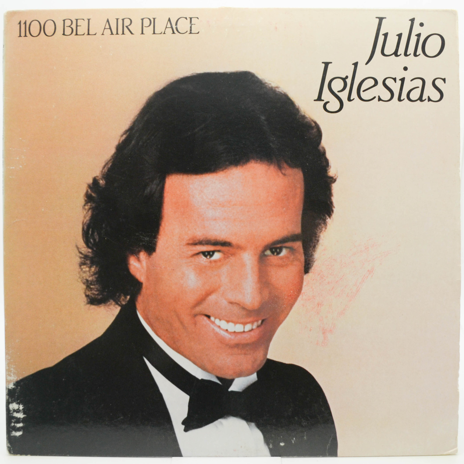 Julio Iglesias — 1100 Bel Air Place (USA), 1984