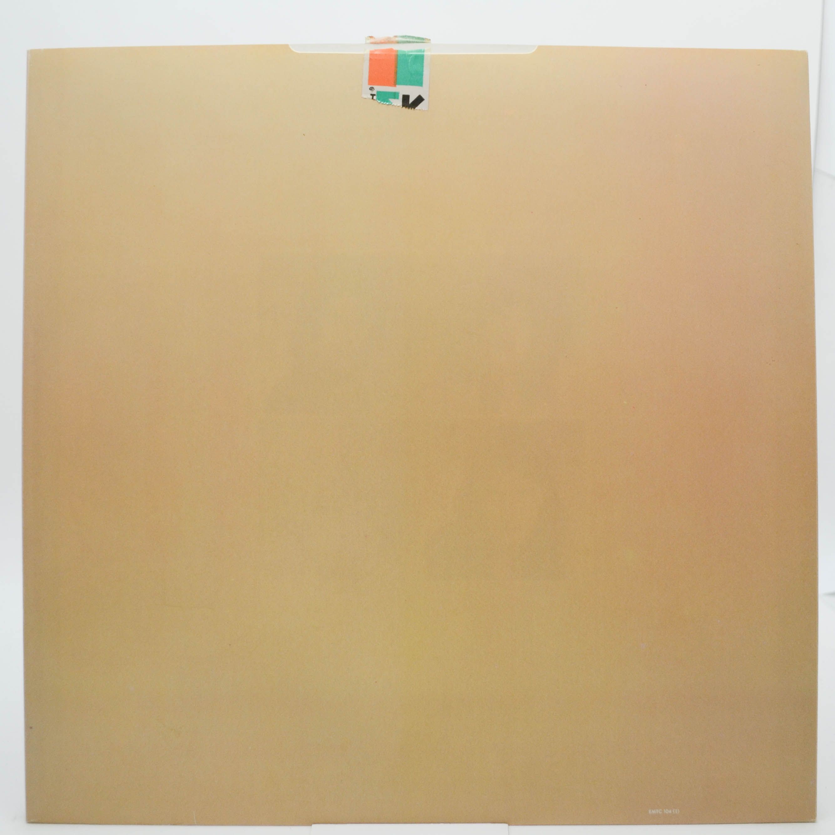 Queen — A Day At The Races (UK), 1976