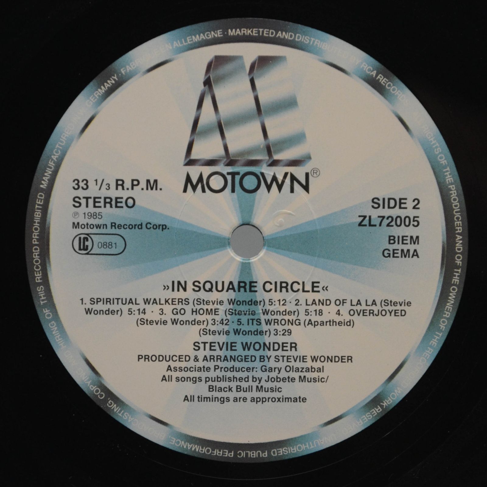 Stevie Wonder — In Square Circle (booklet), 1985