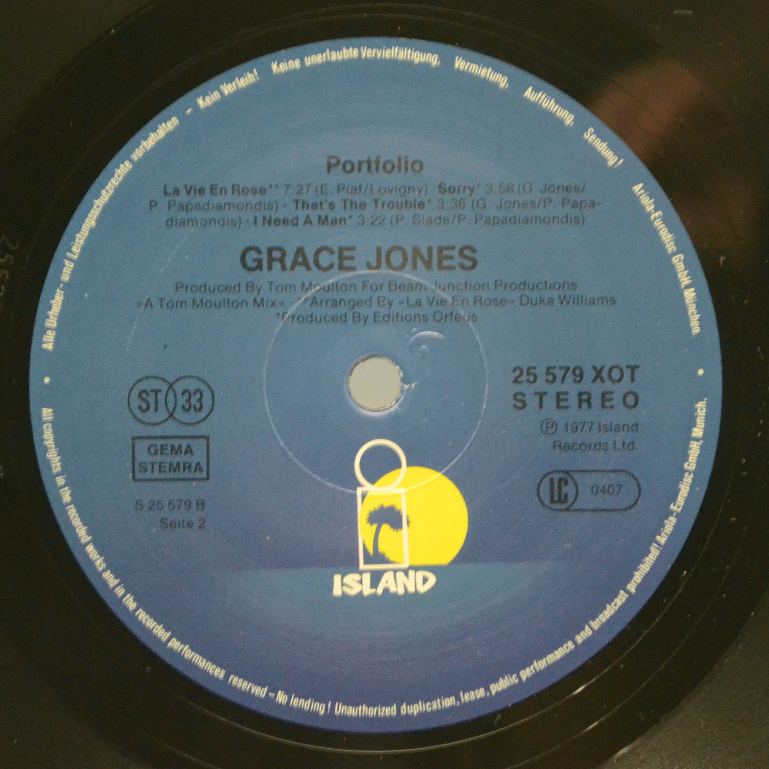 Grace Jones — Portfolio, 1977