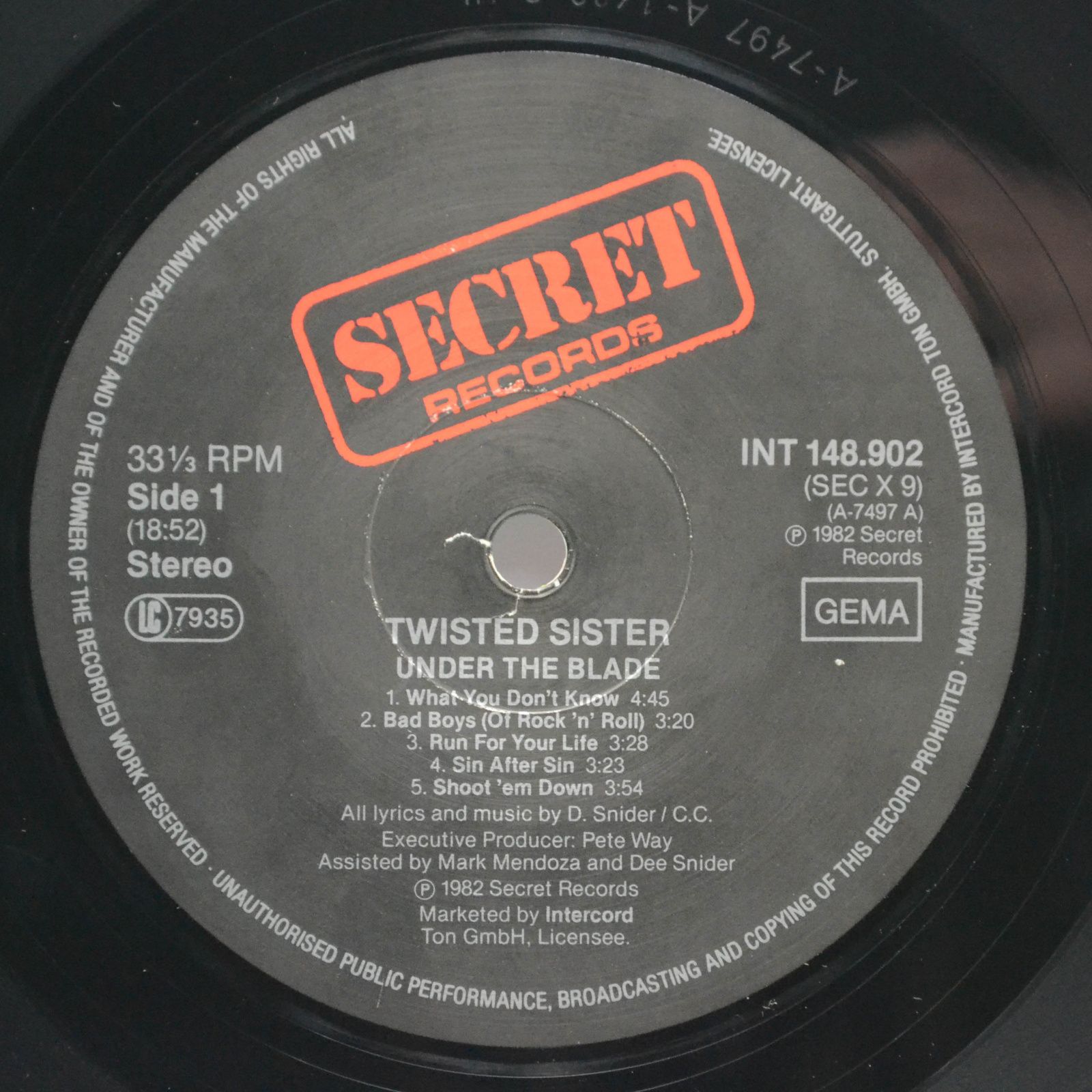 Twisted Sister — Under The Blade, 1982