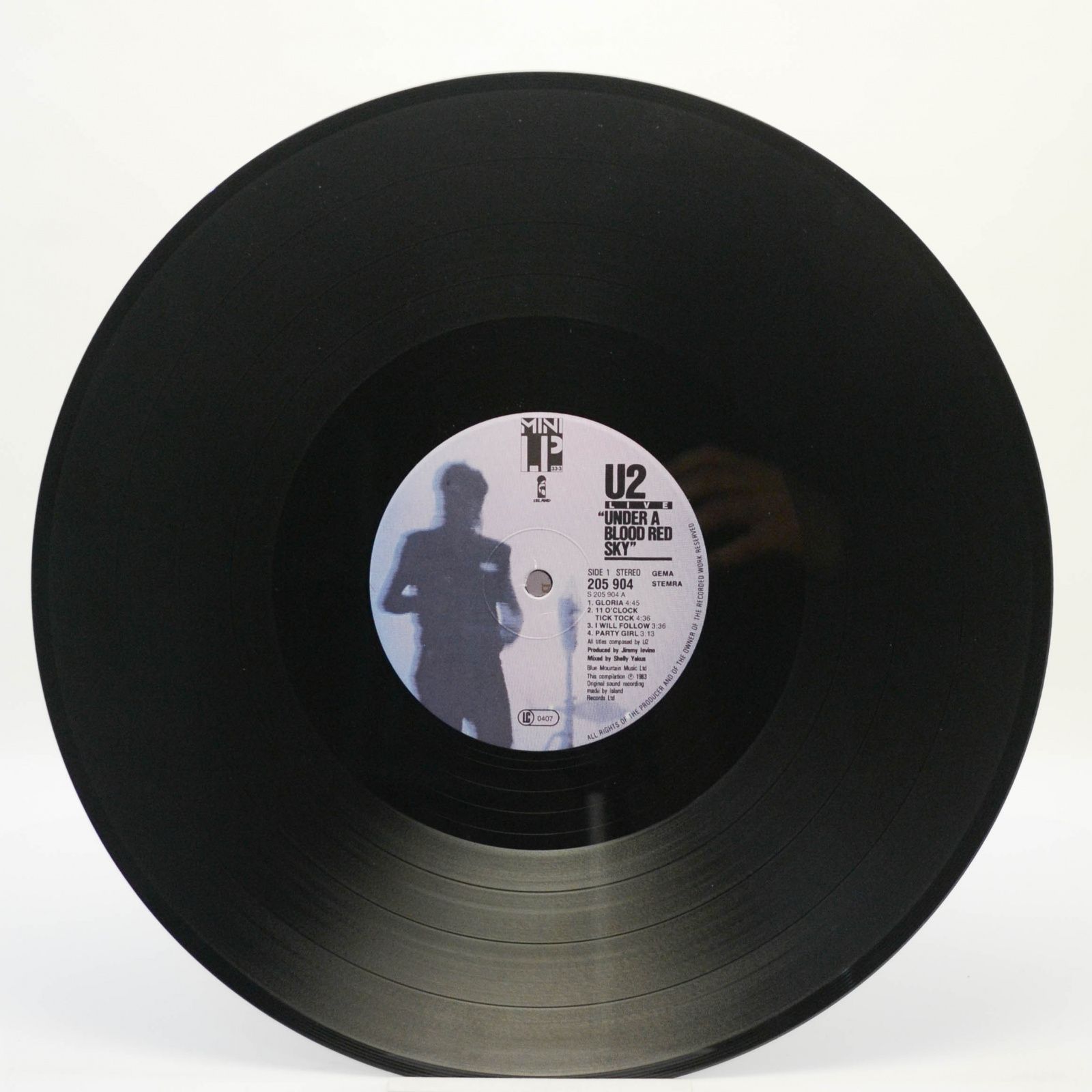 U2 — Under A Blood Red Sky (Live), 1983