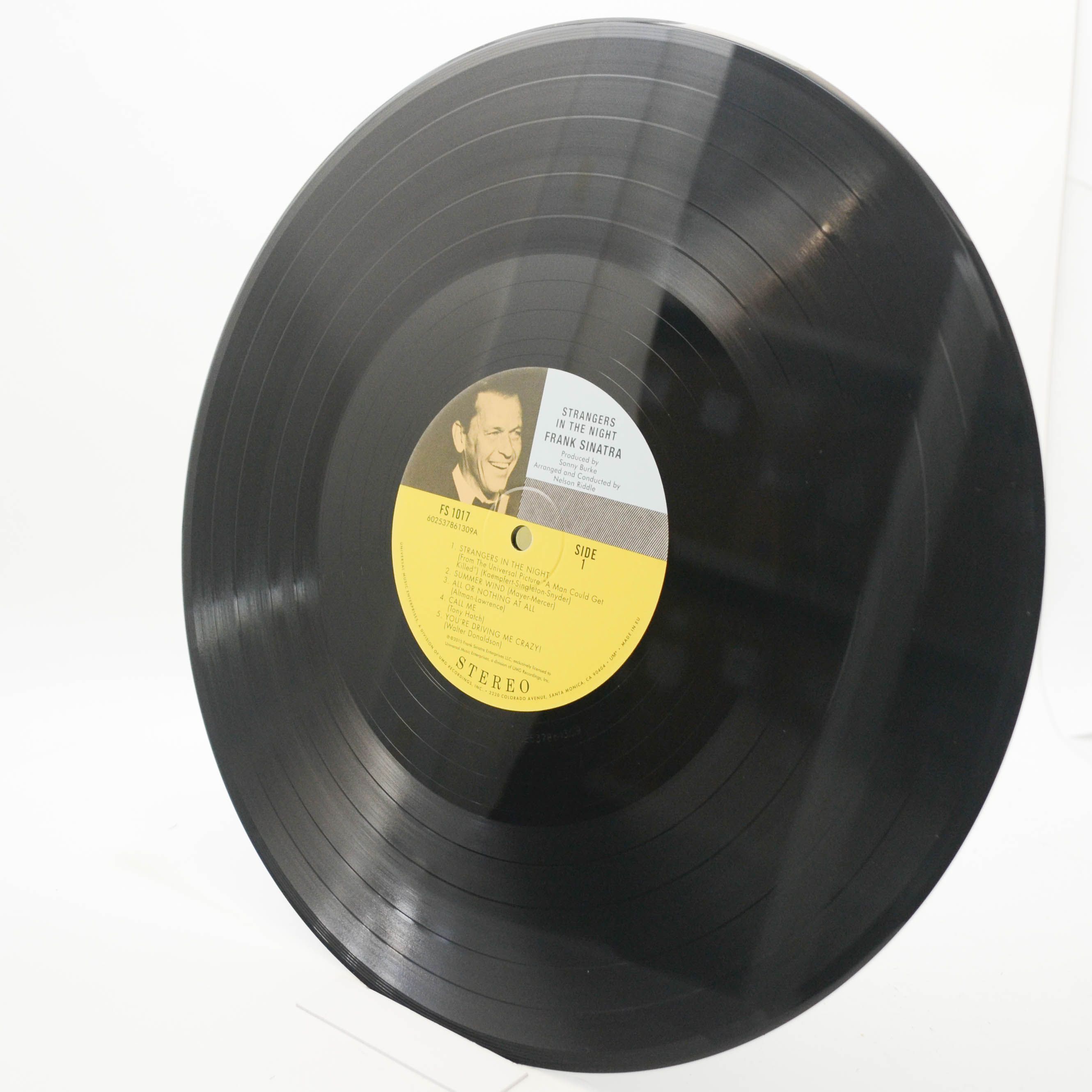 Frank Sinatra — Strangers In The Night, 1966