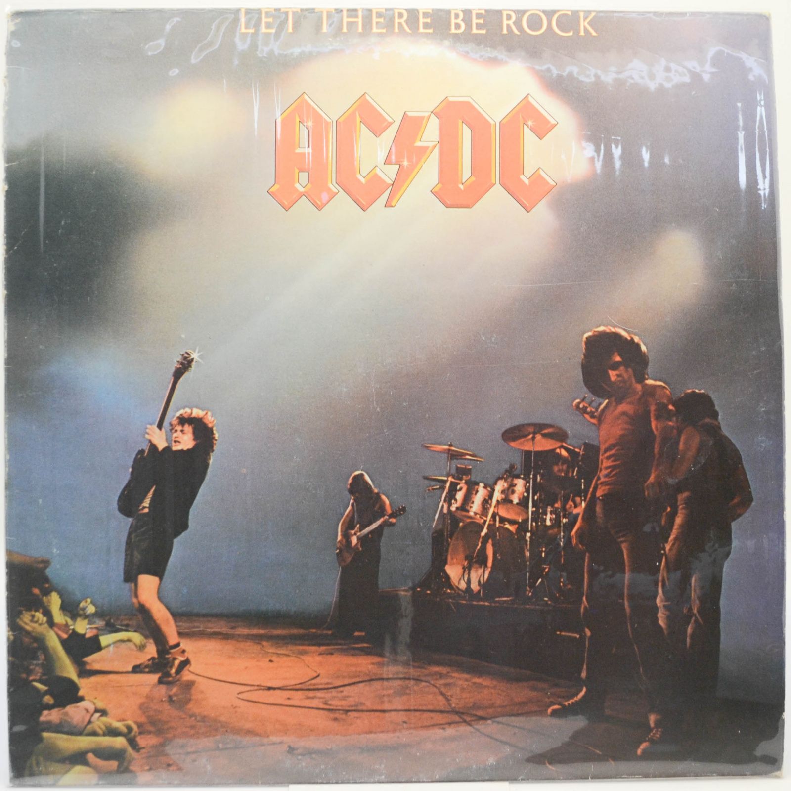 AC/DC — Let There Be Rock, 1977