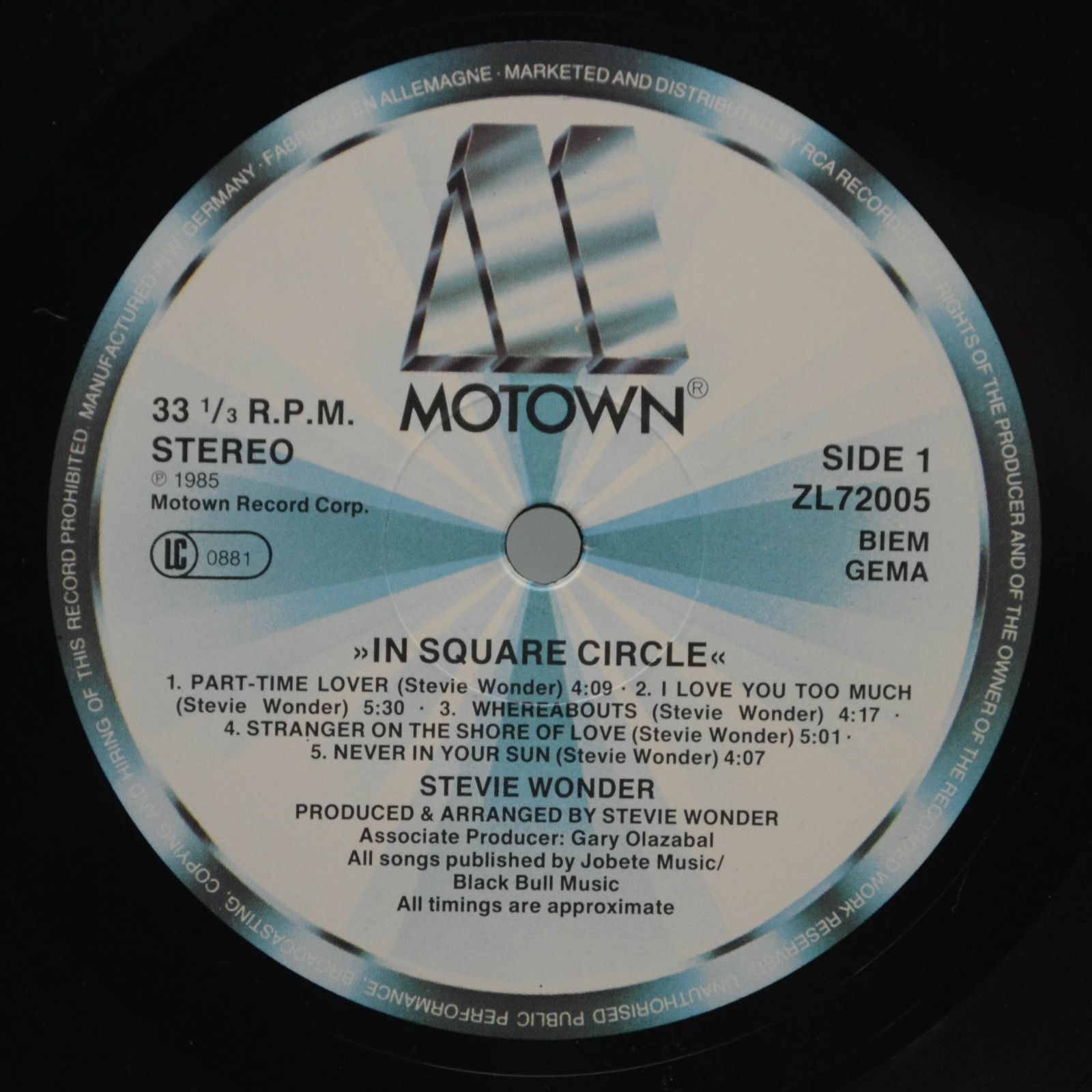 Stevie Wonder — In Square Circle (booklet), 1985