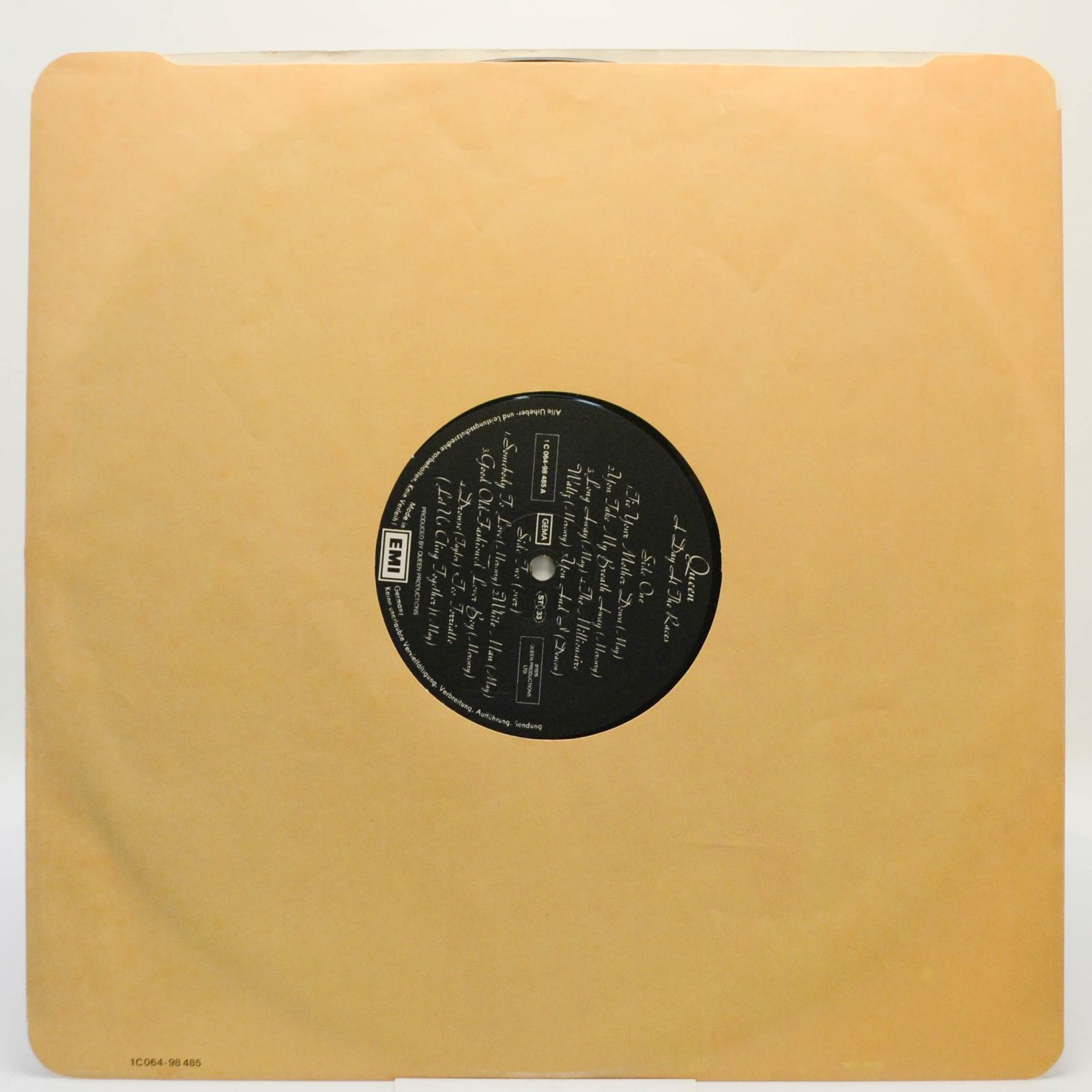 Queen — A Day At The Races, 1976