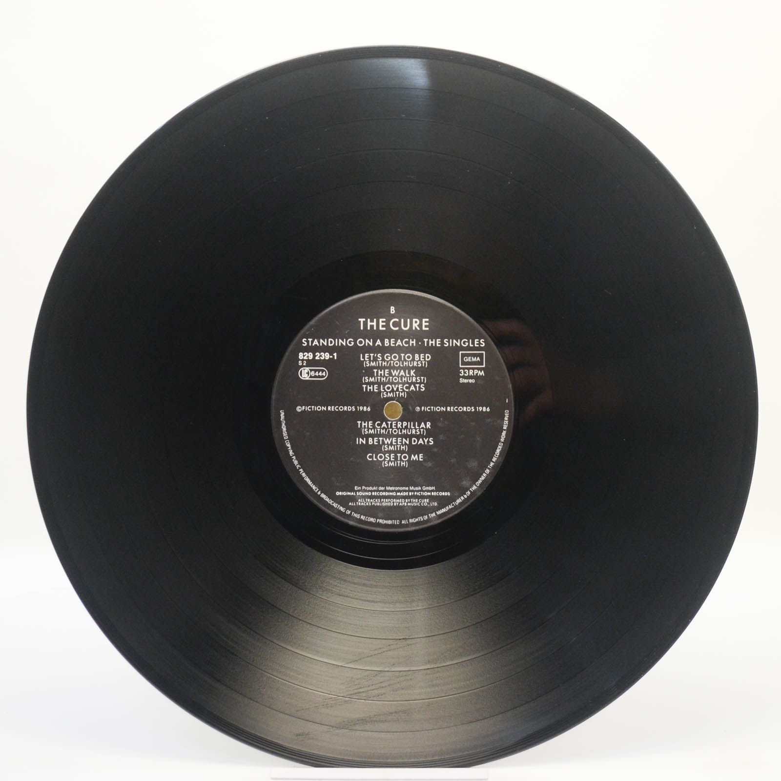 Cure — Standing On A Beach · The Singles, 1986